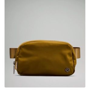 Lululemon Everywhere Belt Bag